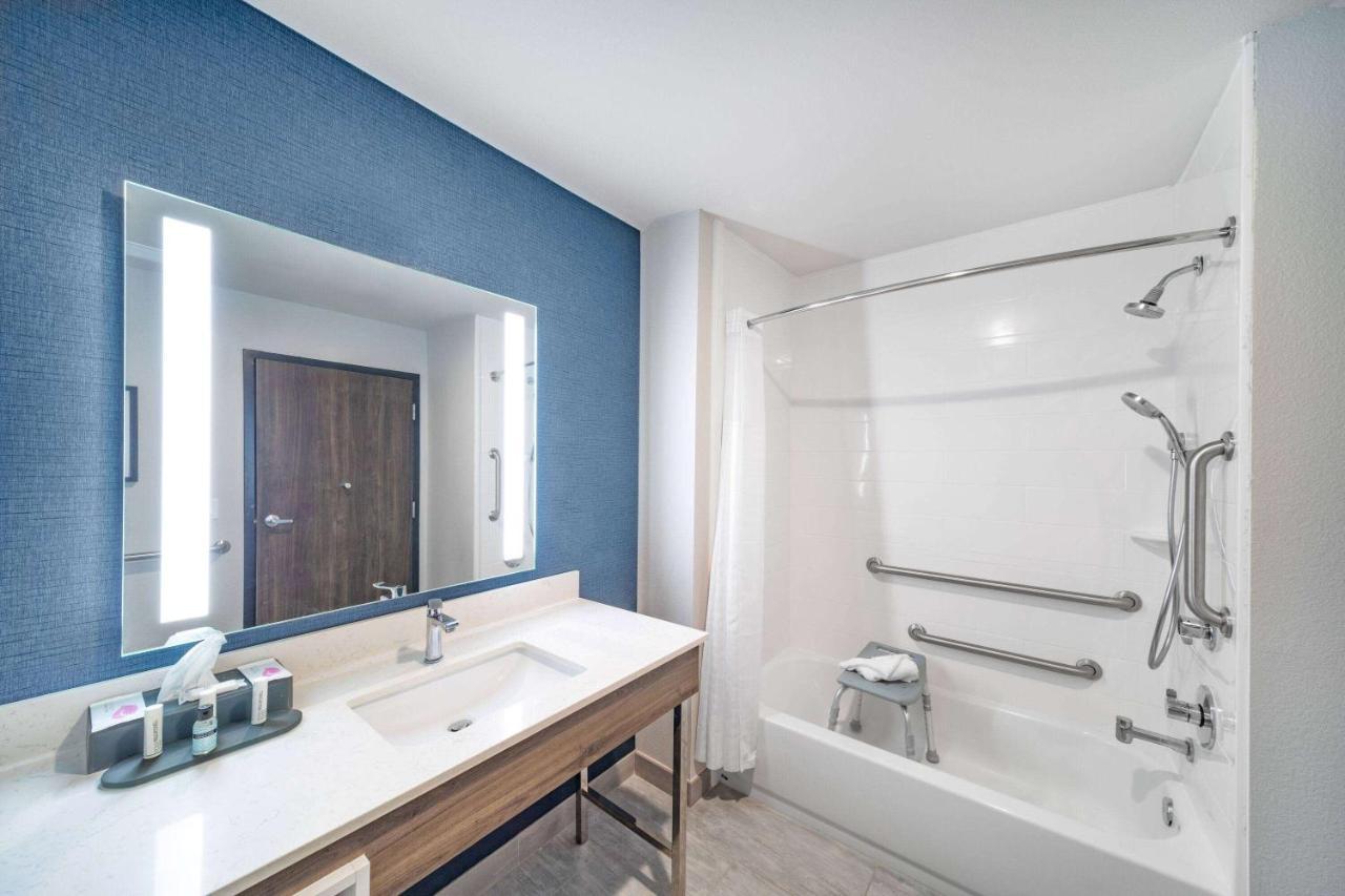 La Quinta Inn & Suites By Wyndham Galveston North At I-45 Εξωτερικό φωτογραφία